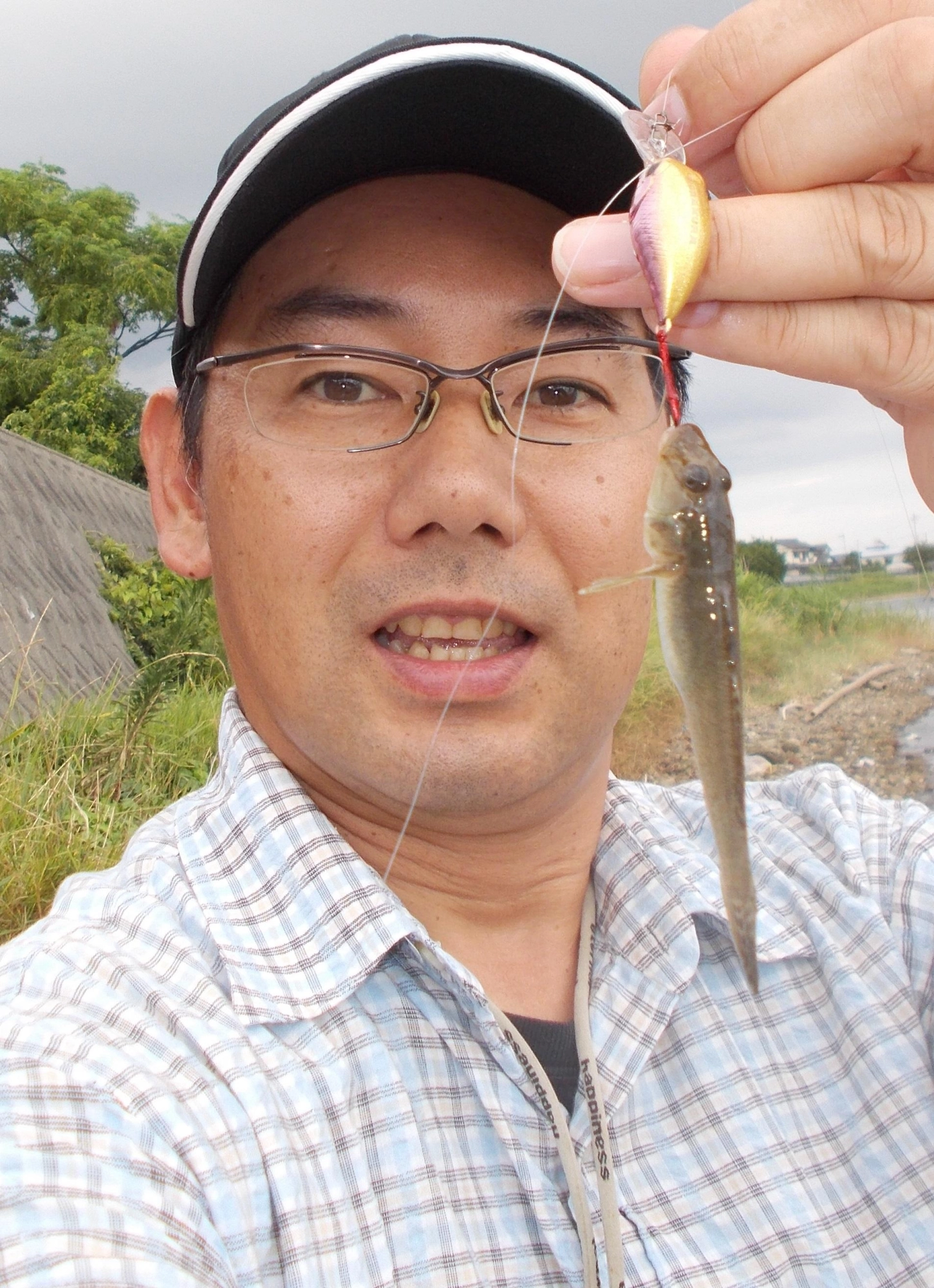 もちろん本命のハゼも釣れました。この日は少し沖はクロダイ、足元にハゼといった感じでした。