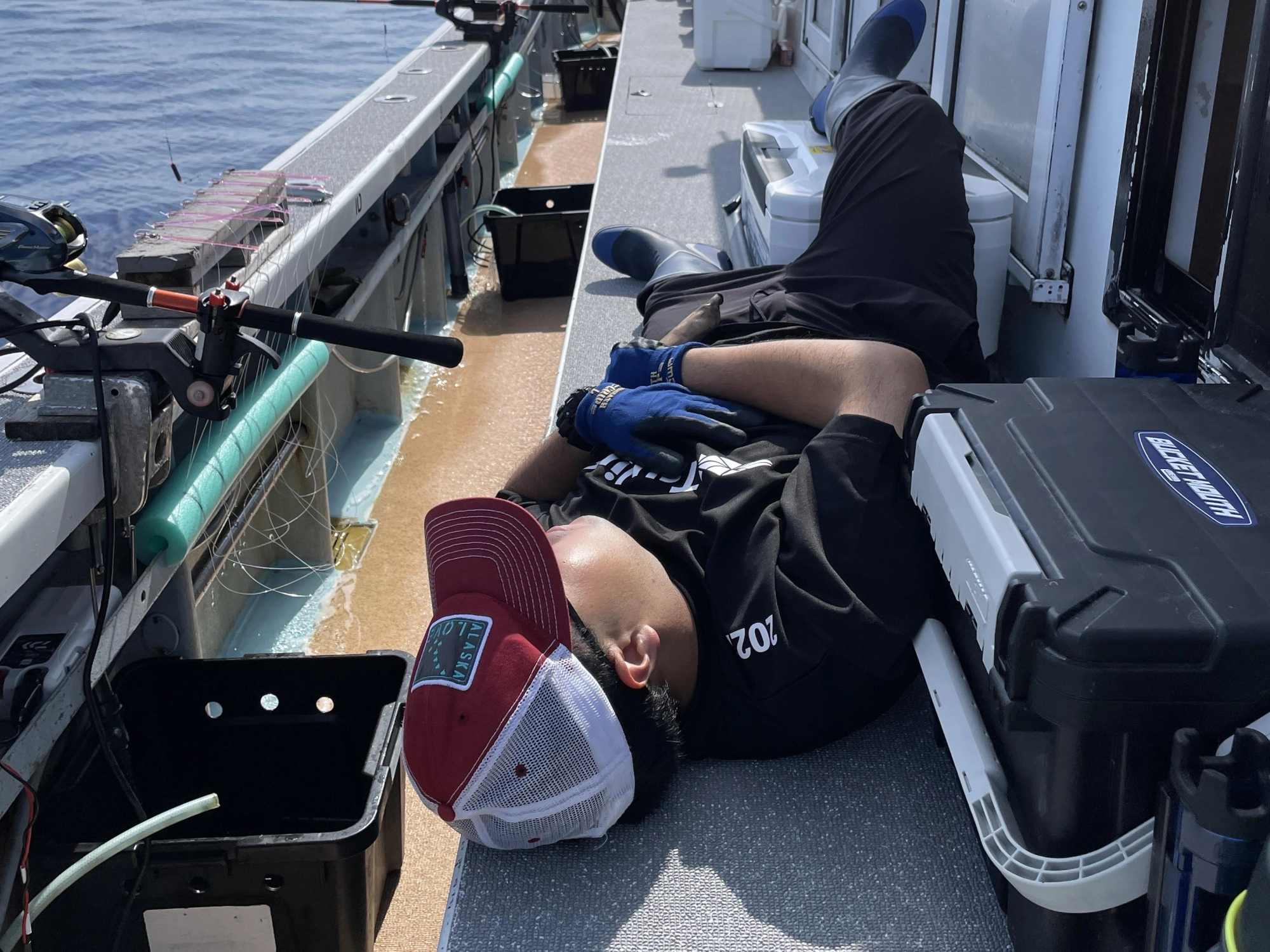 前日にはしっかりと睡眠を！
乗船前には酔い止めを！
酔ったら無理せず休んでください