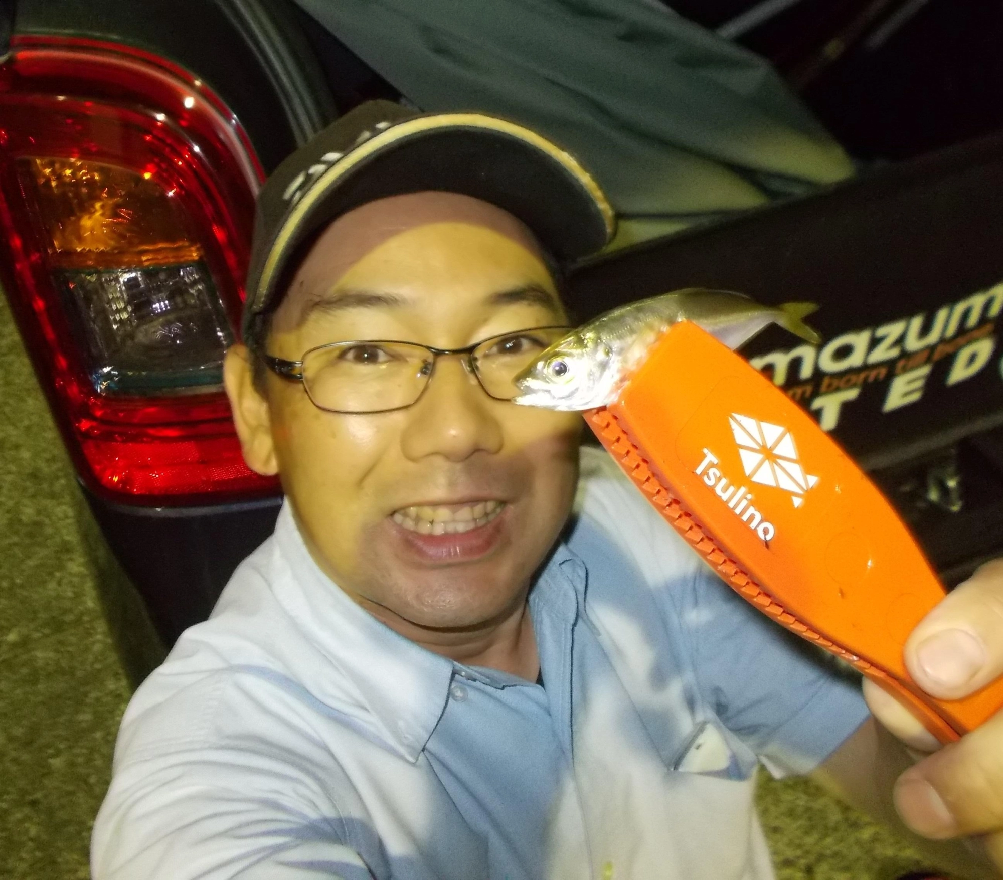 仕事終わりにアジ釣りへ行ってきました。これからの季節は昼間は暑いので涼しい夜の釣りがオススメ♪