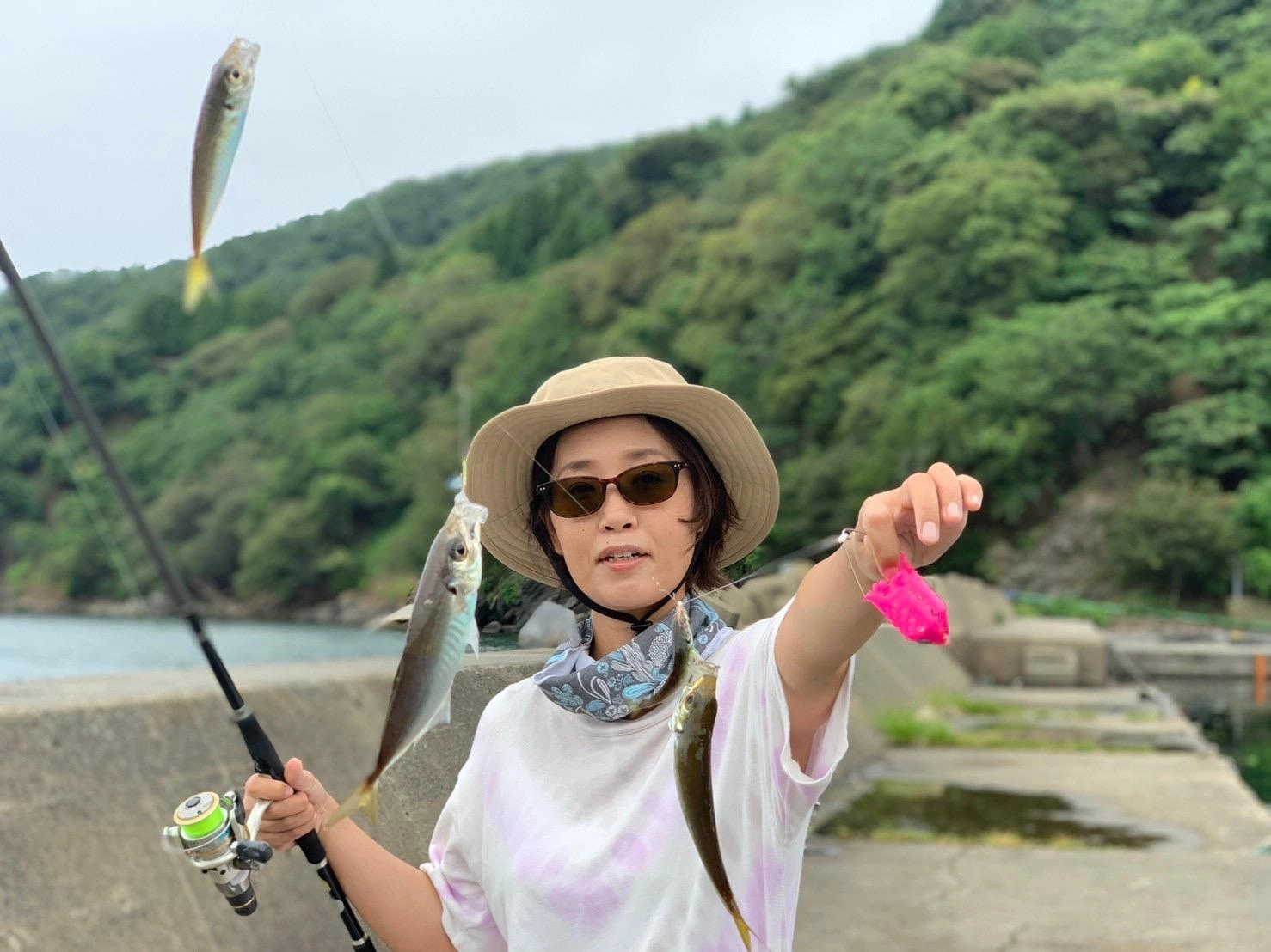 アジ入れ食いです、無限に釣れます♪
