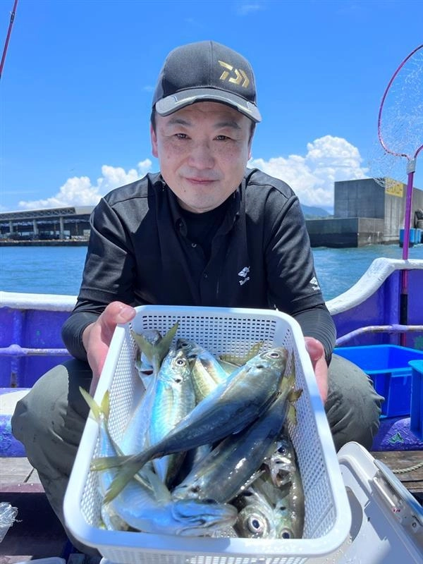 ２本針で２匹掛かってくることも多かったです！大きいアジのダブルはスリル満点です！