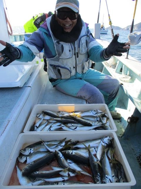 こちらの常連様もデカマアジ含めてクーラーボックス満タン級の大漁でしたッ(о´∀`о)