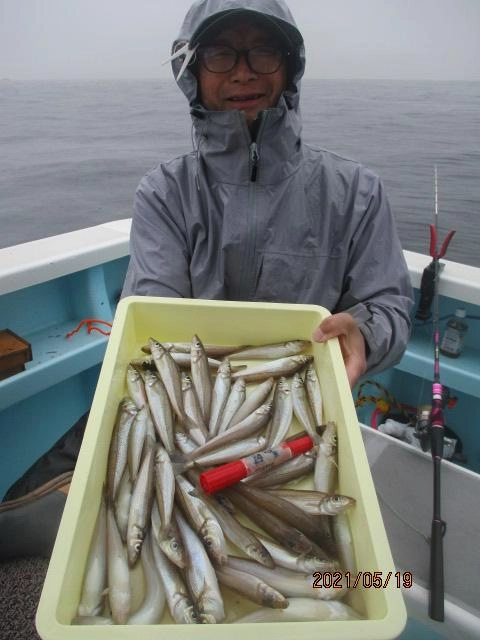 こちらの常連様は今シーズン❷回目の御乗船で今日もしっかり釣ってましたよッ(⁎⁍̴̆Ɛ⁍̴̆⁎)