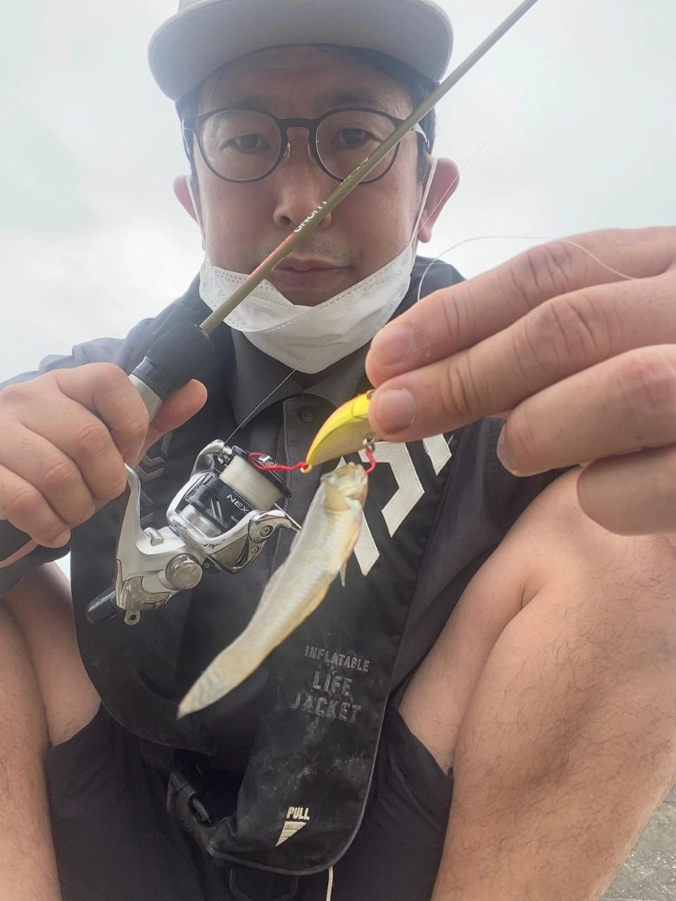 ロッドは「ツリノ　ルアナグラストラウト」。アタリビンビンで面白いロッドです♪