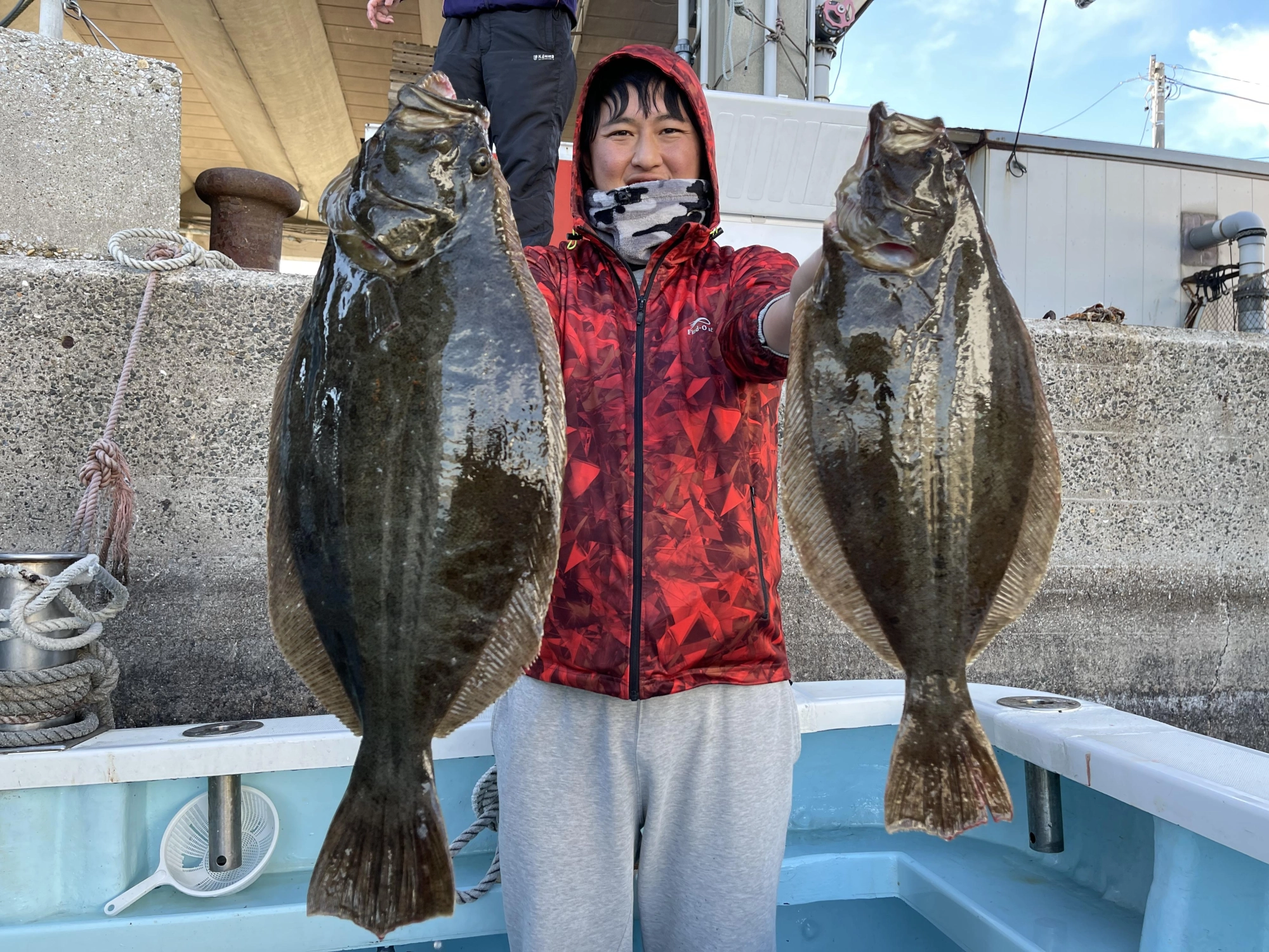こちらのお客様は肉厚良型越冬ビラメを❷枚も釣りましたッ(°▽°)