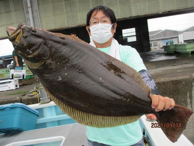 いつもの常連様は大山ななはんOver夏ビラメを釣り上げましたよッ( ͡° ͜ʖ ͡°)