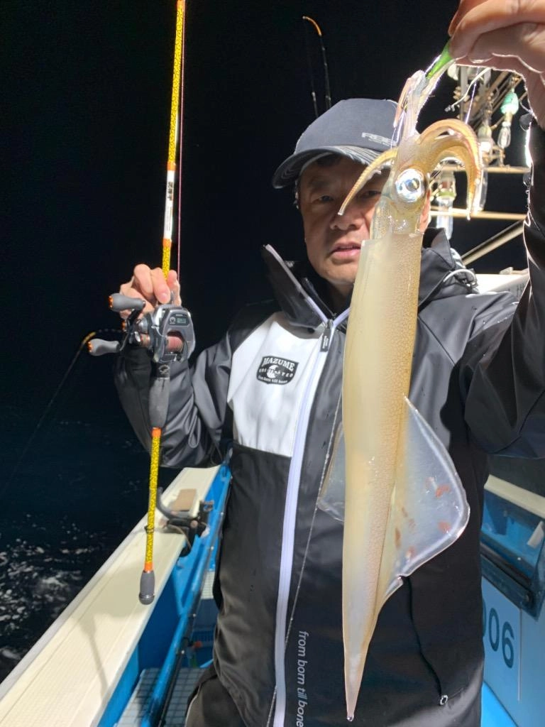 ジャンボヤリイカ釣れてますよ♪シーズン終盤の今がチャンスです！