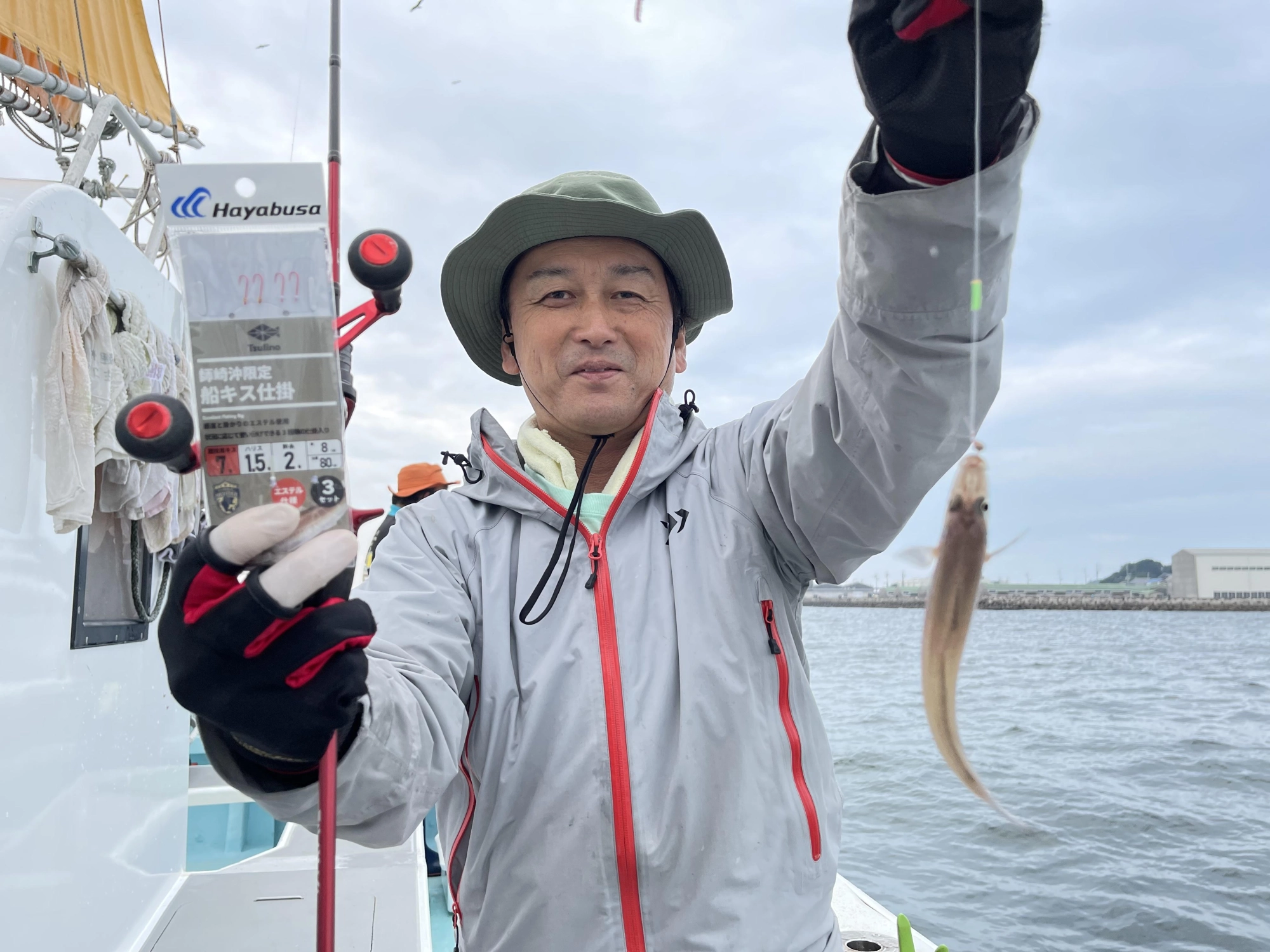 いつもの常連様は【イシグロさん】の仕掛けでモロポチャギスをバンバン釣ってましたよッ(°▽°)b