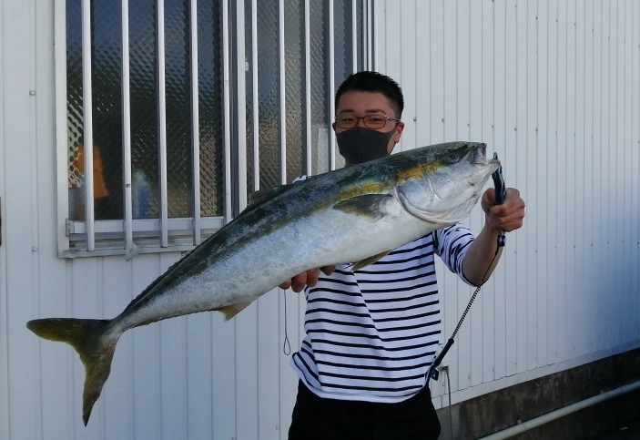 お客様　杉山様　お見事！ワラサ５キロオーバー