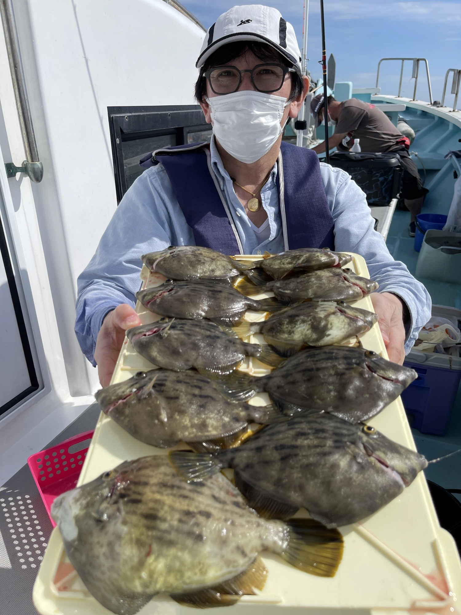こちらの常連様も朝イチからコンスタントに❶❶枚も釣りましたッ(^-^)