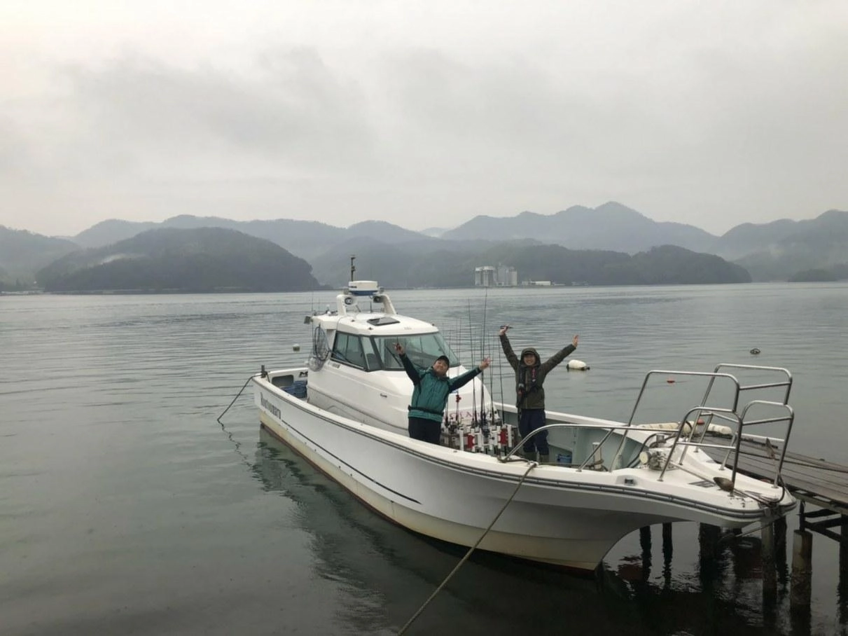 静かな内湾からの出船です