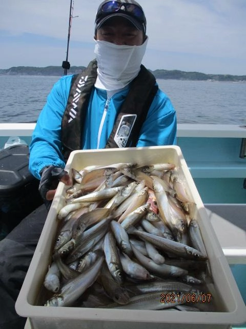 こちらの常連様は今シーズンから始めての参戦❸日目で⑧⑧本も釣りましたよッ(°▽°)