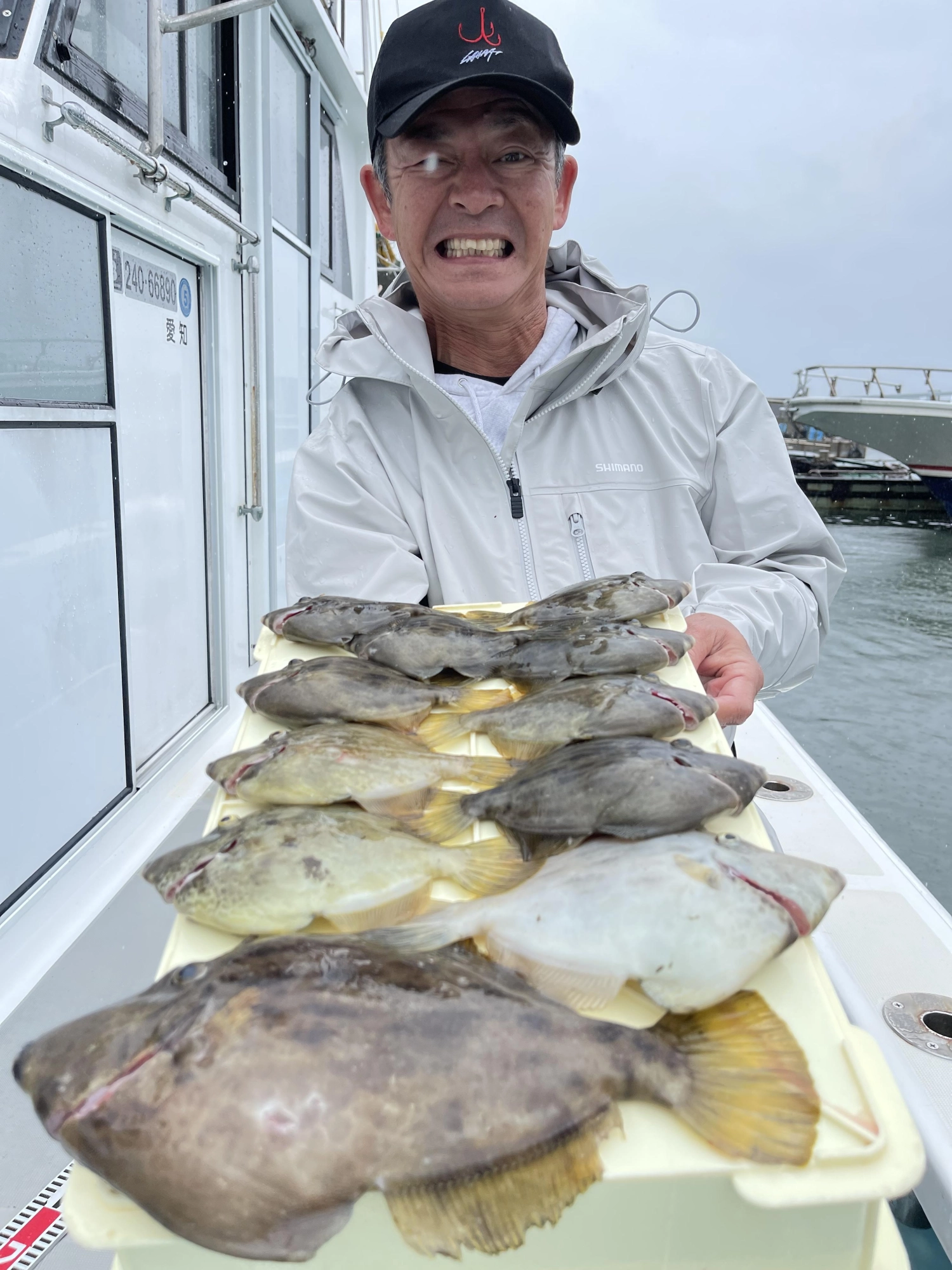キョーイチのデカハギ含めて❶❶枚も釣り上げましたッ(о´∀`о)