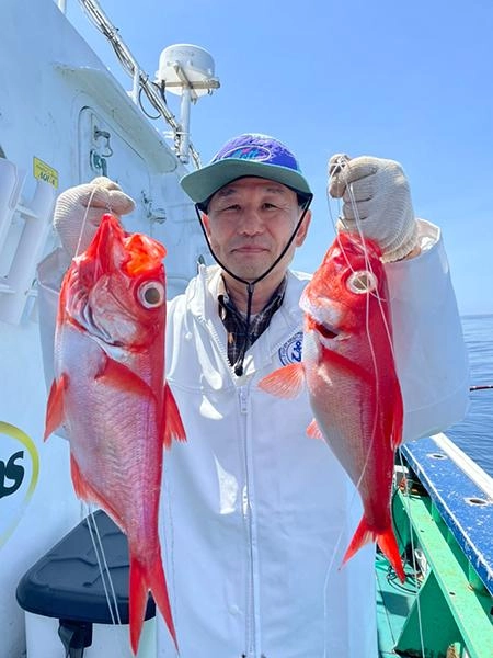 南伊豆釣り船＆温泉船宿【南伊豆忠兵衛丸】親子たぬきの源泉かけ流し温泉有。季節の大物釣りからアブラボウズ、マグロ、キンメ、かんぱち、ヒラマサ、銭洲、神子元島、イナンバ、御蔵島等お電話にてご予約受付中！
