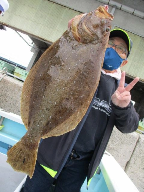 いつもの常連様はキョーイチ肉厚初春ビラメを②枚も釣り上げましたよッ( ͡° ͜ʖ ͡°)